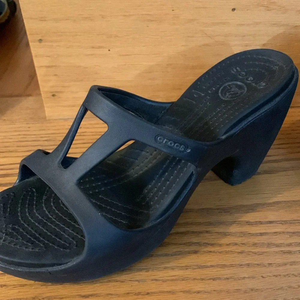 Crocs - Picture 4 of 5